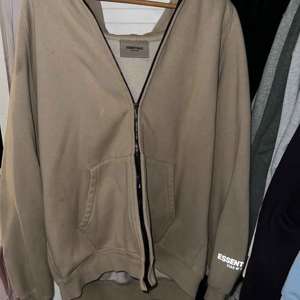 Men’s Essential Sweater